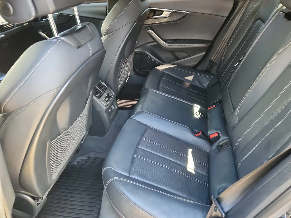 Used 2022 Black Audi  image 11