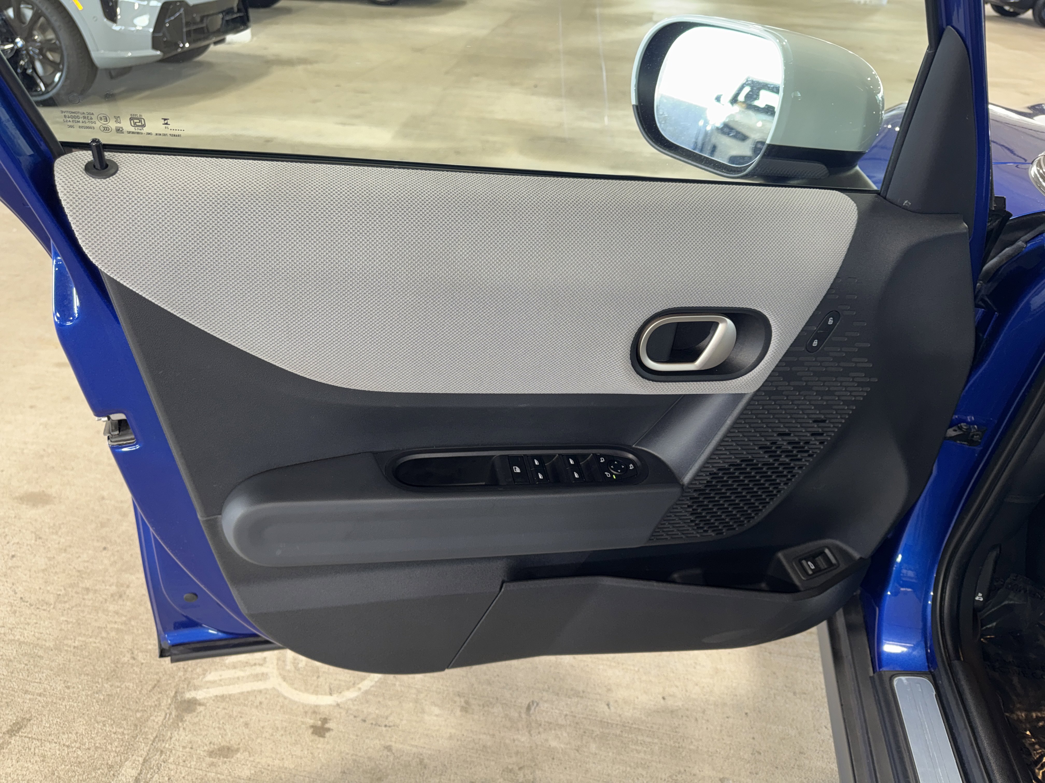Used 2025 Blazing Blue Metallic MINI Signature Plus image 17