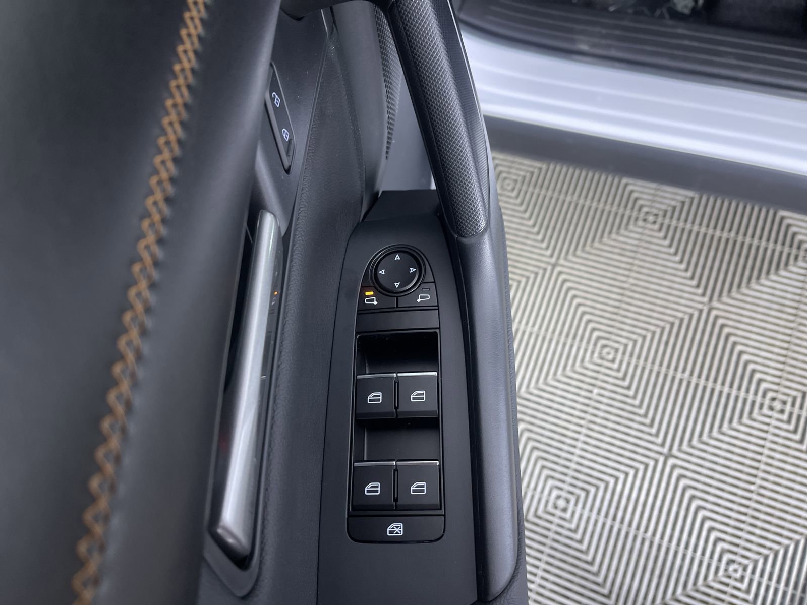 New 2026 Wind Chill Pearl Mazda Premium image 14
