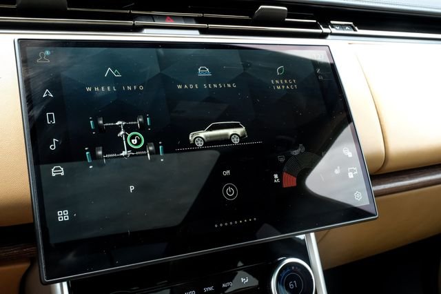 Used 2023 Black Land Rover SE image 43