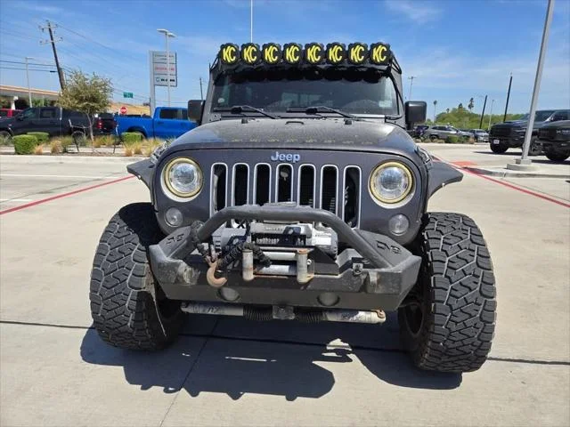 Used 2017 Gray Jeep Sahara image 8