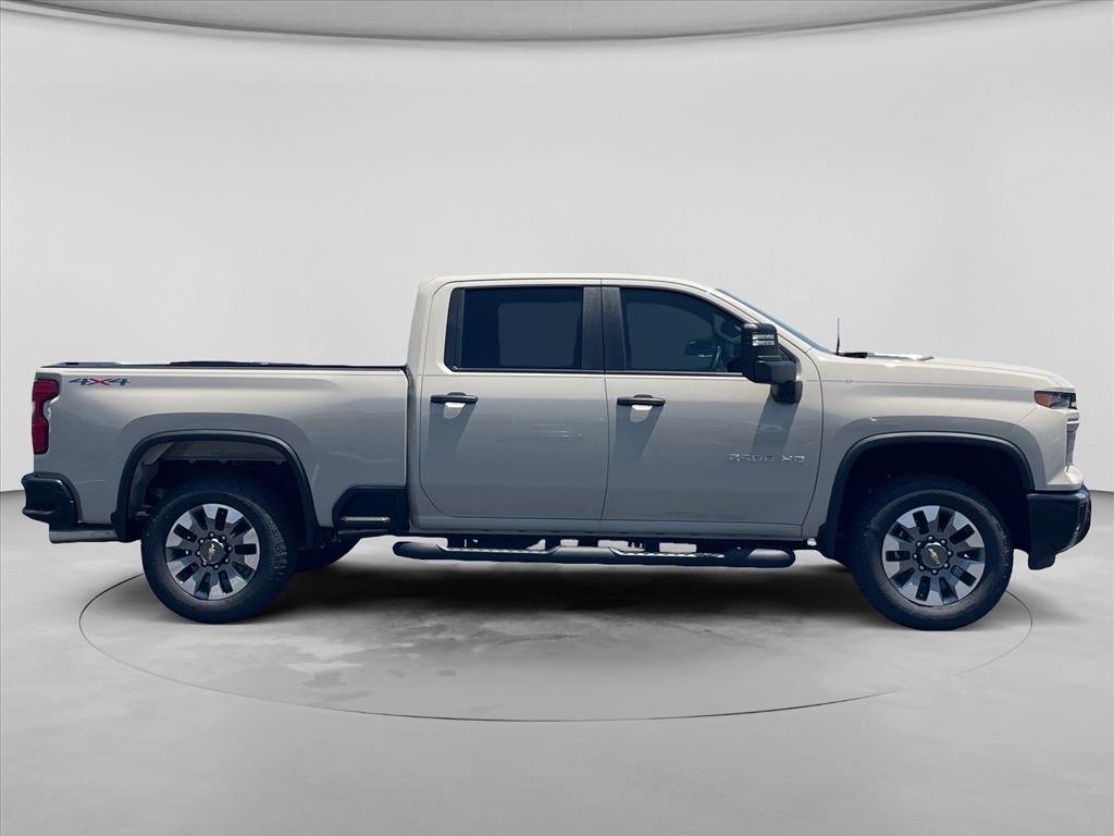 2026 Chevrolet Silverado 2500 HD Custom - Photo 9