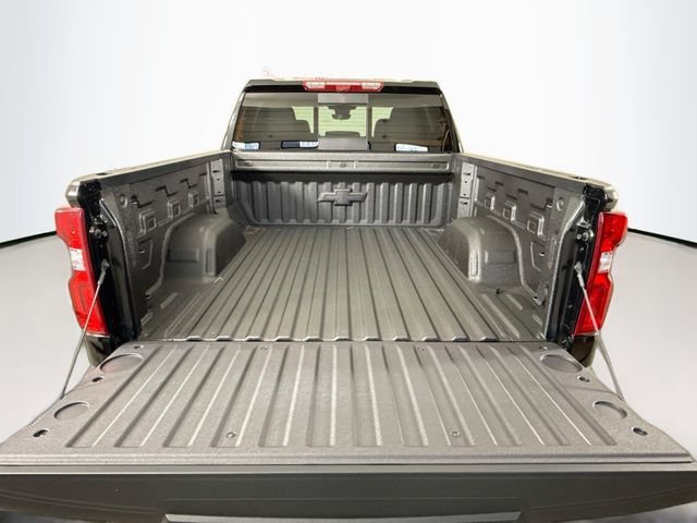 New 2026 Black Chevrolet High Country image 28