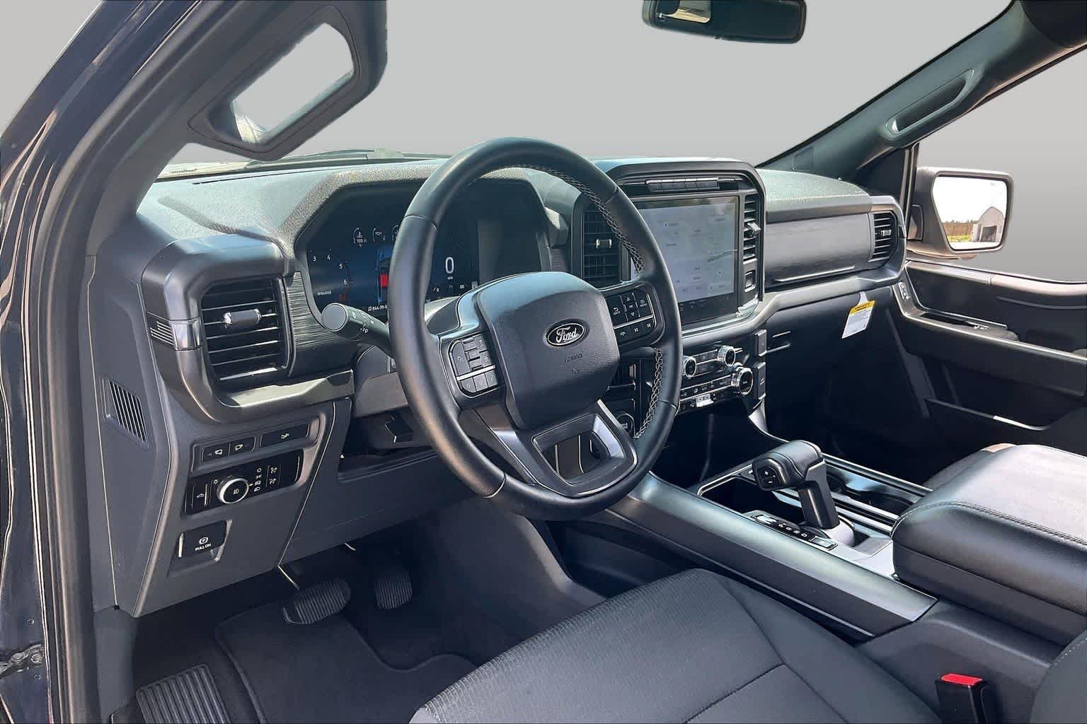 Used 2024 Antimatter Blue Ford XLT image 16