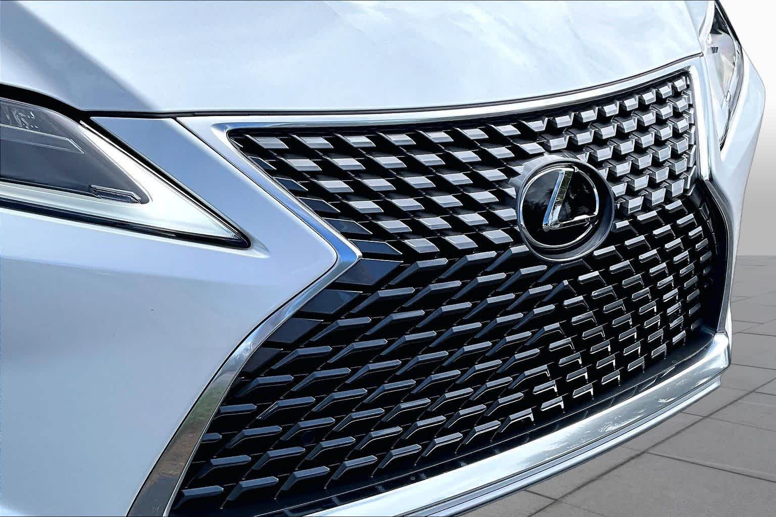 Used 2022 Eminent White Pearl Lexus  image 30