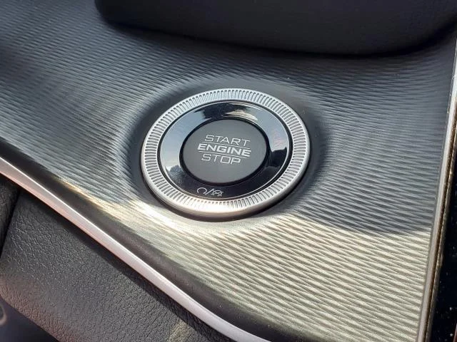 Used 2023 Silver Zynith Jeep Altitude image 14