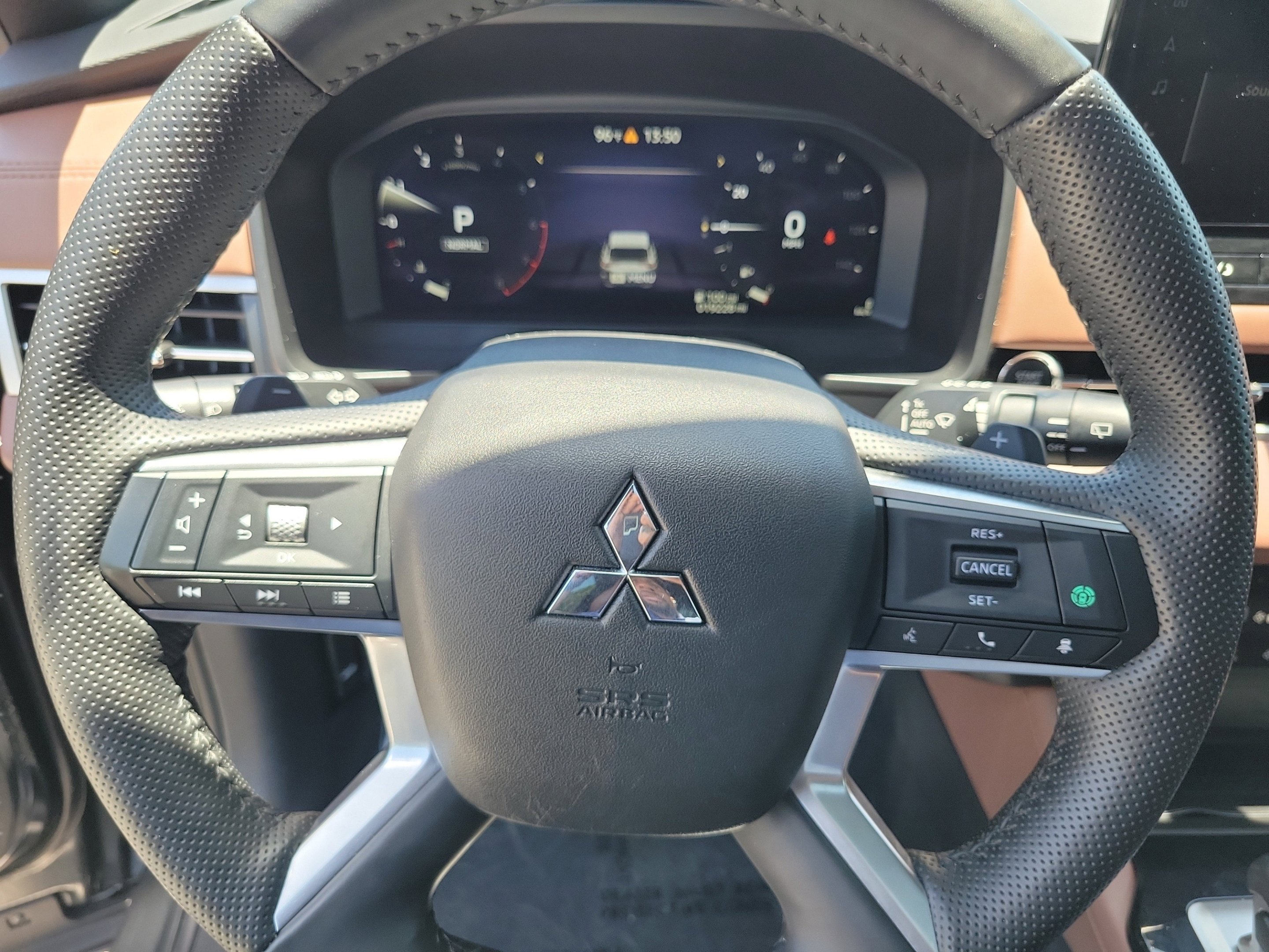 Used 2025 Graphite Gray Mitsubishi SEL image 23
