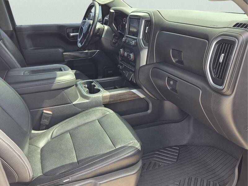 Used 2021 Pearl CHEVROLET 4WD CREW CAB 147" RST image 18