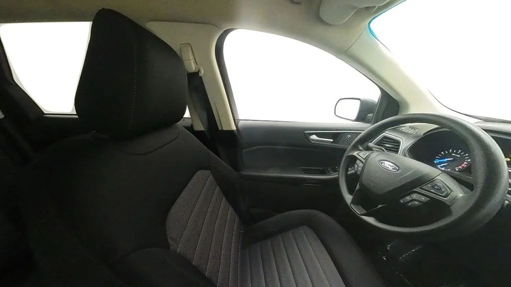 Used 2020 Gray Ford SE image 25