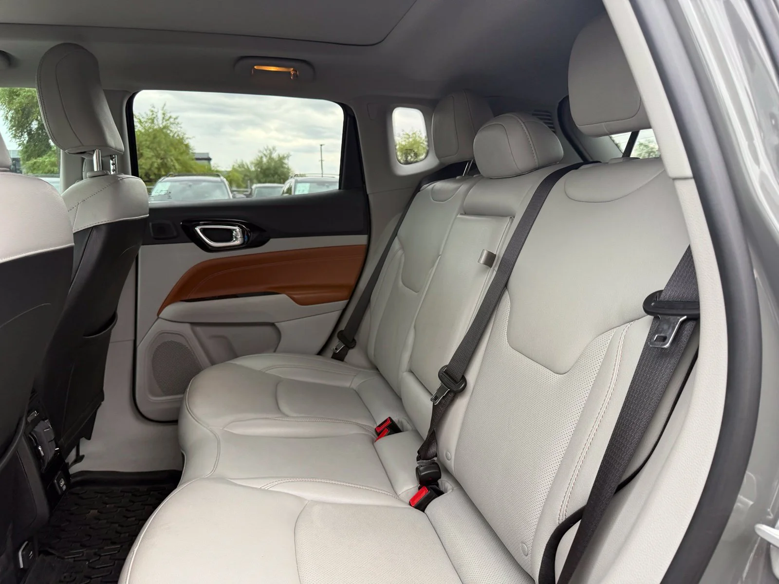 Used 2022 Sting-Gray Clearcoat Jeep Limited image 8