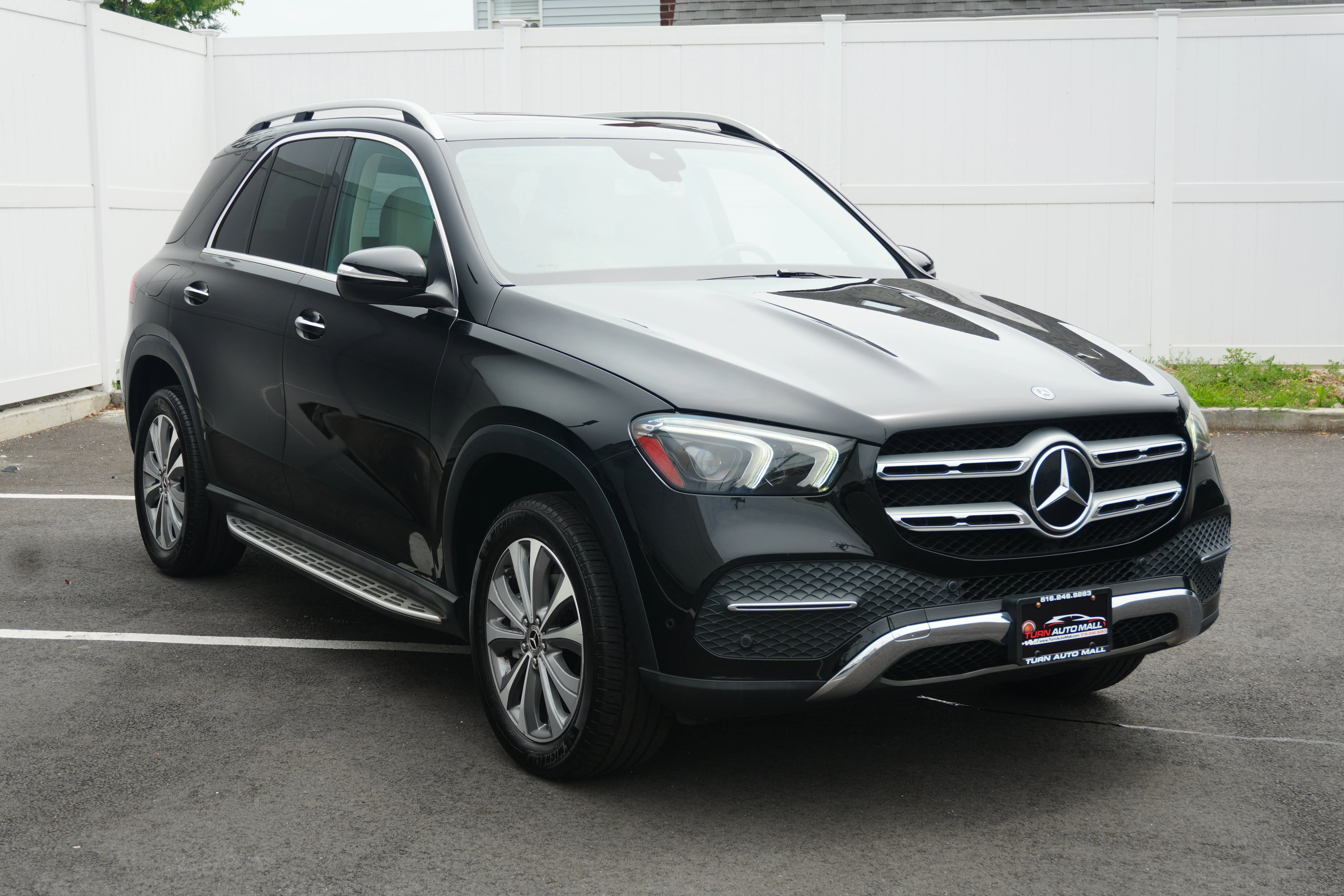 Used 2020 Black Mercedes-Benz GLE 350 image 3