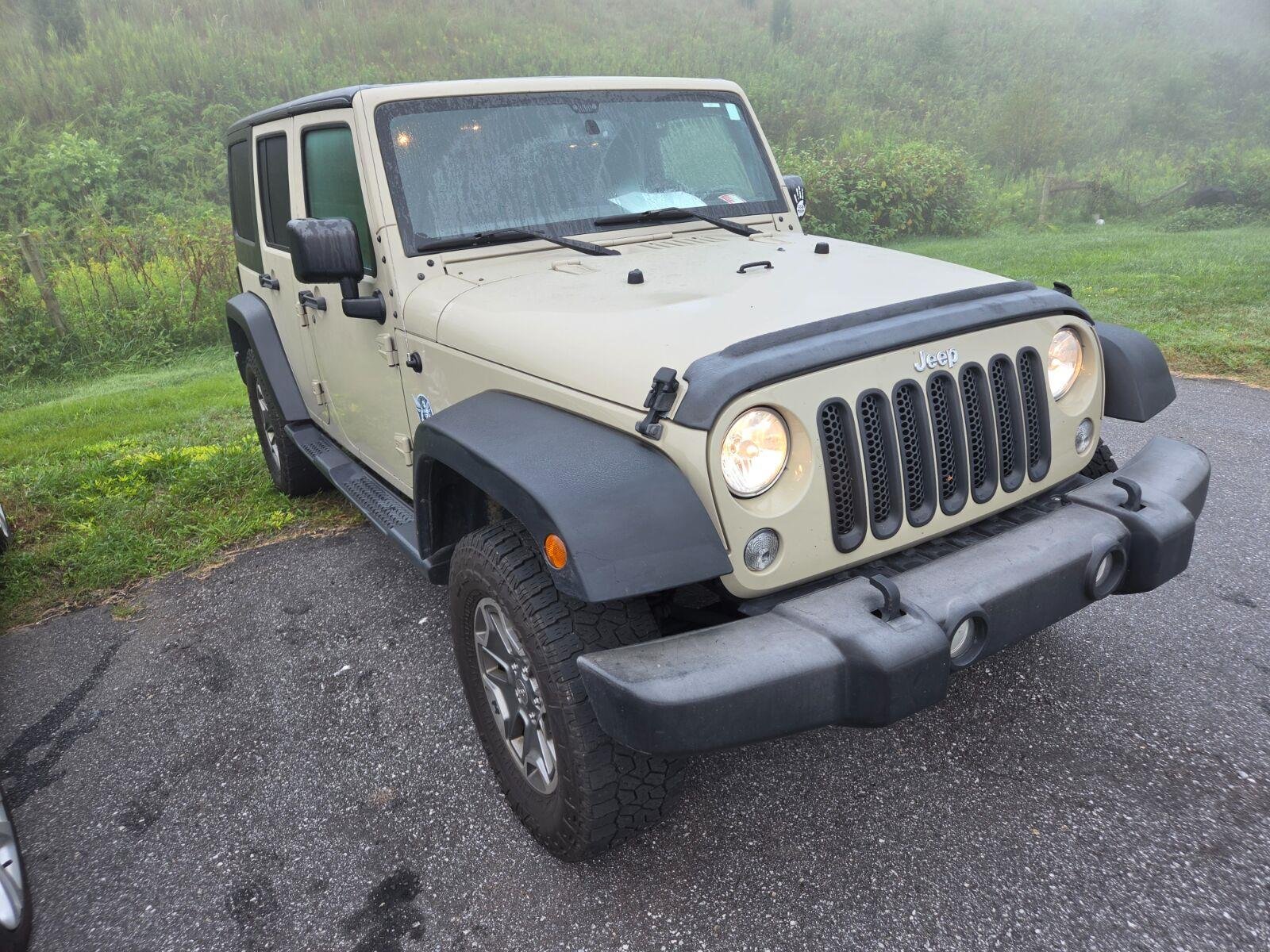 Used 2017 Tan Jeep Sport image 3