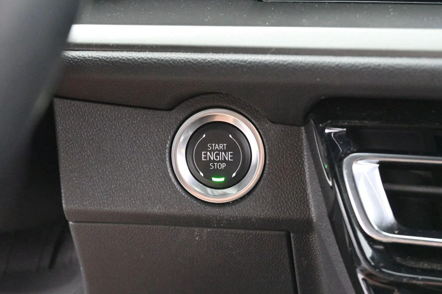 Used 2024 Lakeshore Blue Metallic Chevrolet LT image 25