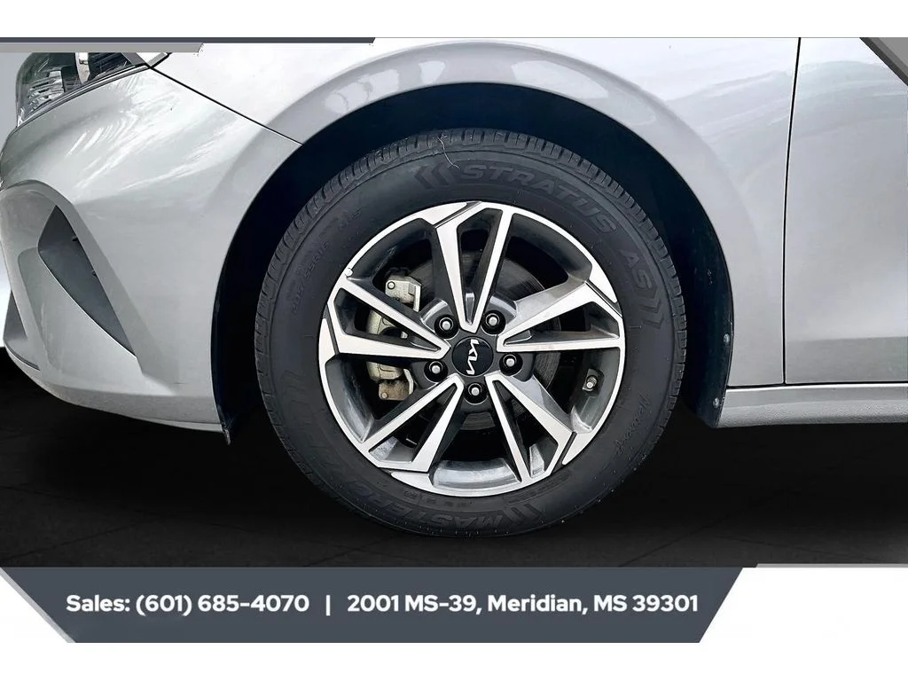 Used 2023 Steel Gray Kia LXS image 7