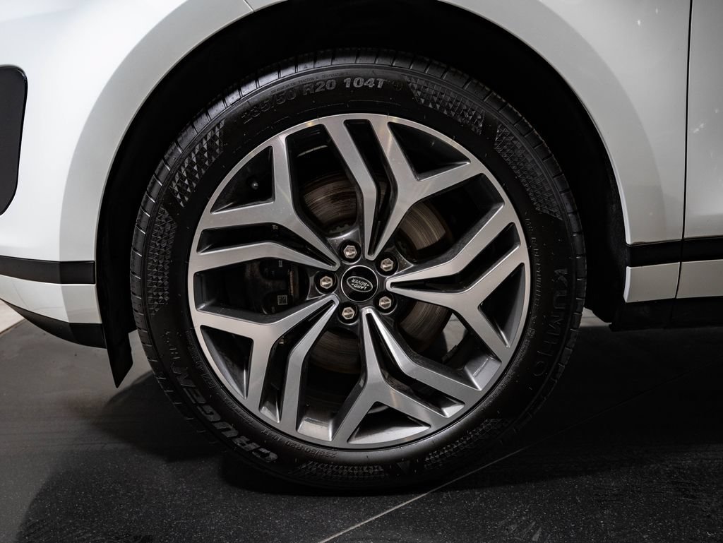 Used 2022 Fuji White Land Rover SE image 13