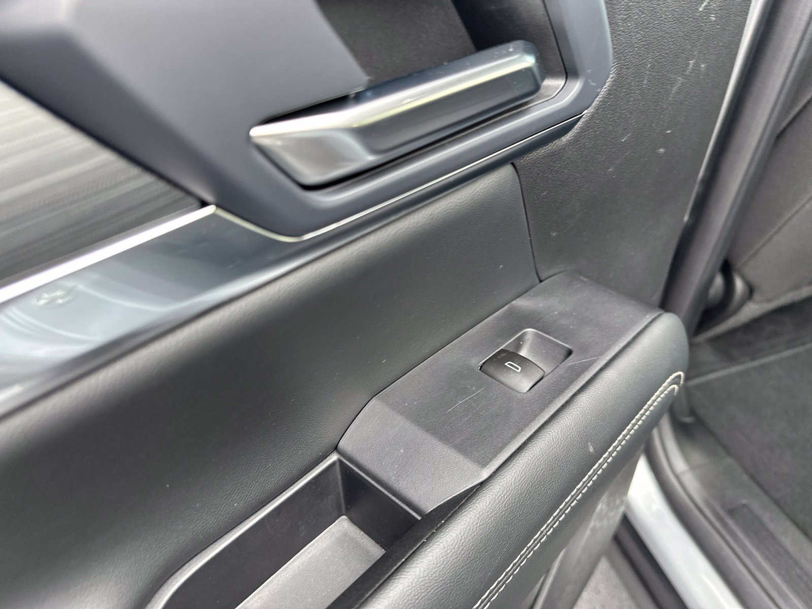 Used 2026 Silver GMC Elevation image 25