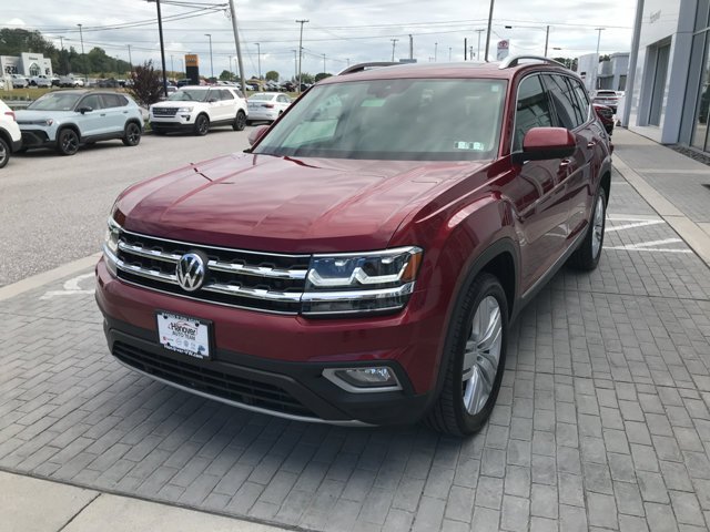Used 2019 Fortana Red Metallic Volkswagen 3.6L V6 SEL Premium image 4
