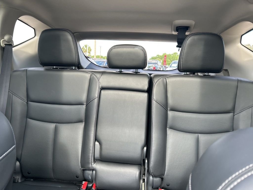 Used 2024 Silver Nissan SL image 15