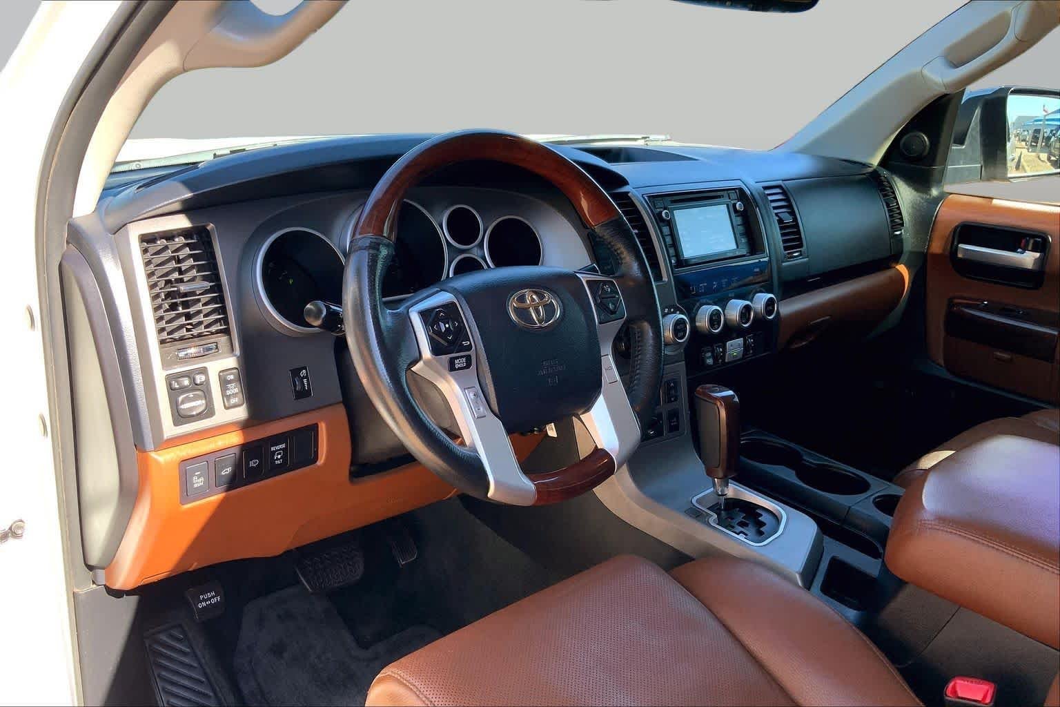 Used 2017 Blizzard Pearl Toyota Platinum image 18