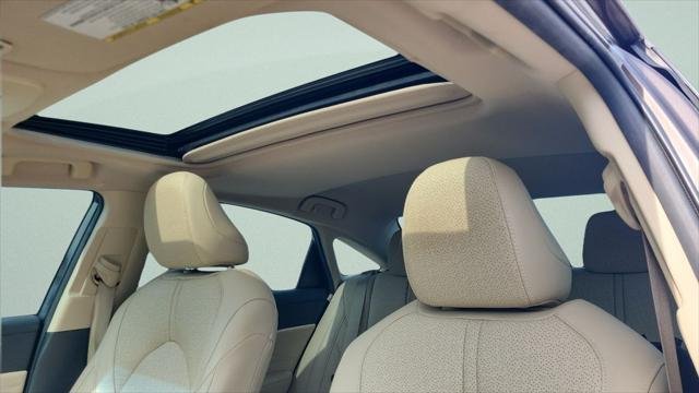 Certified Used 2019 BROWNSTONE Toyota  image 17