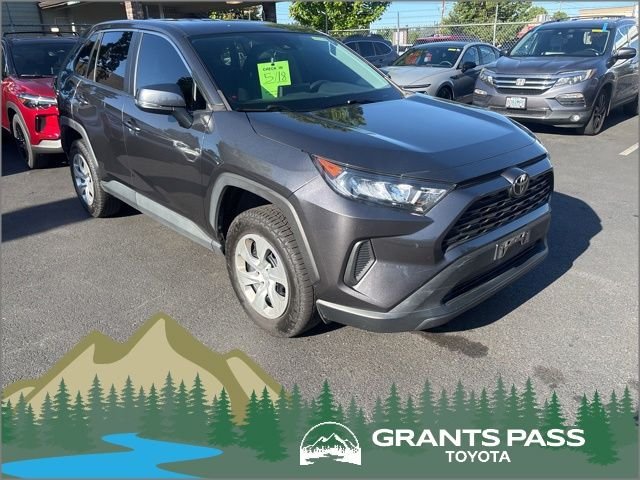 2022 Toyota RAV4 LE AWD's photo