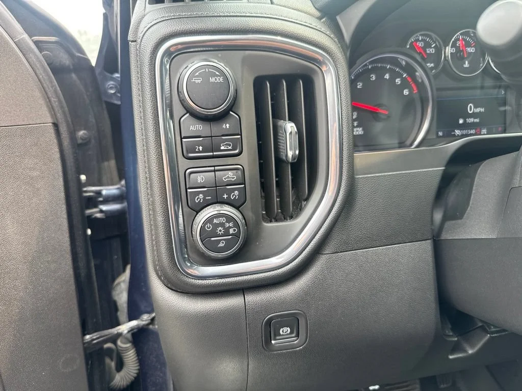 Used 2020 Northsky Blue Metallic Chevrolet RST image 31