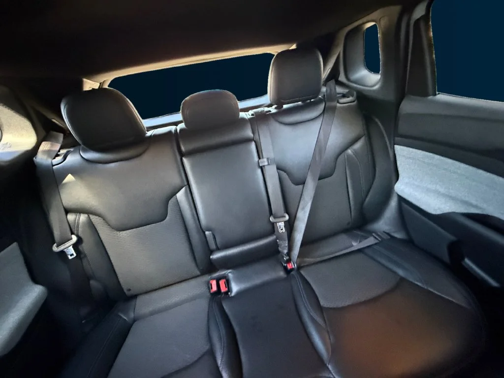 Used 2024 White Jeep Latitude image 18
