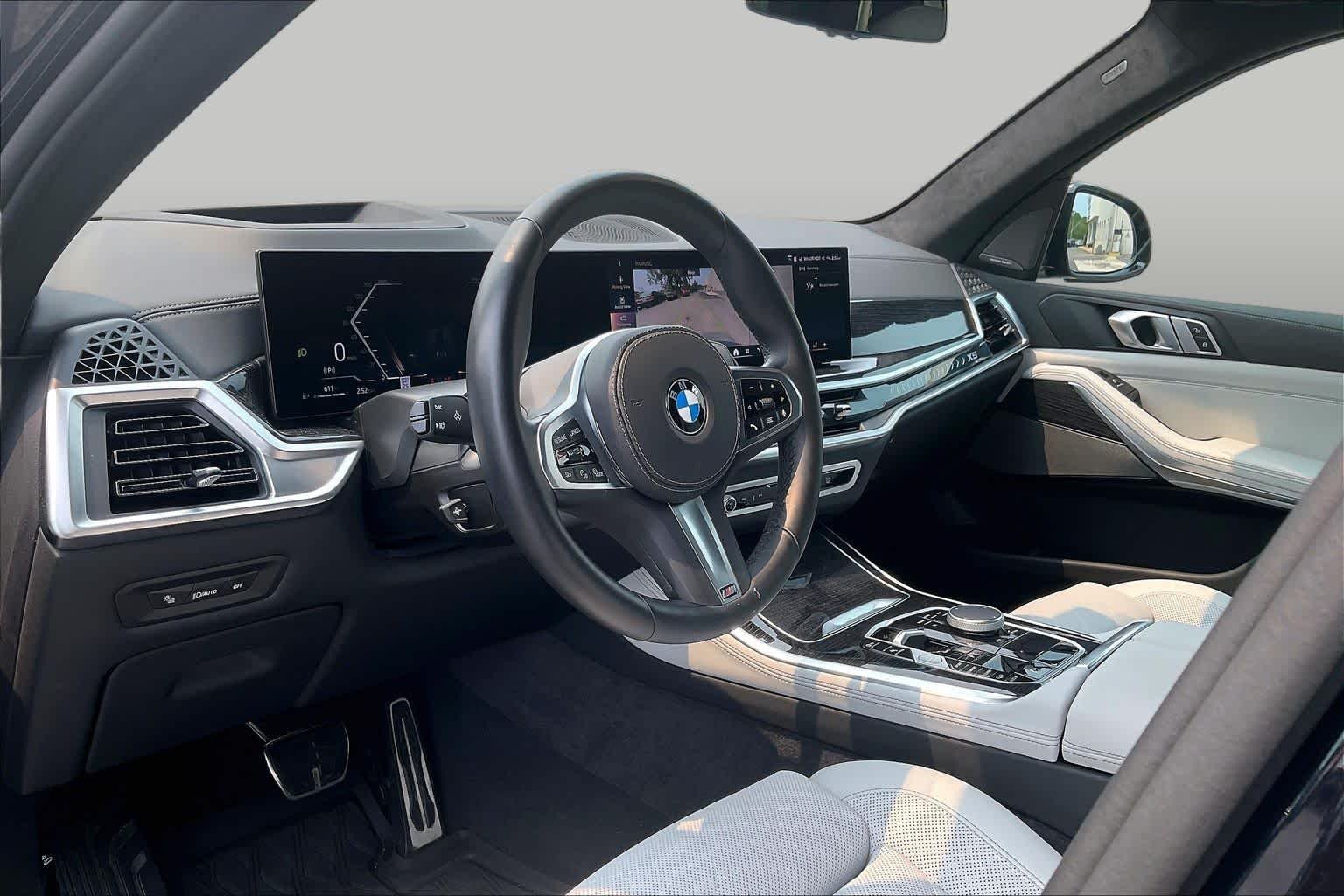 Used 2026 Carbon Black Metallic BMW xDrive40i image 17