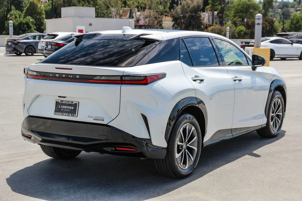 Certified Used 2023 EMINENT WHITE PEARL Lexus 450e Premium image 5