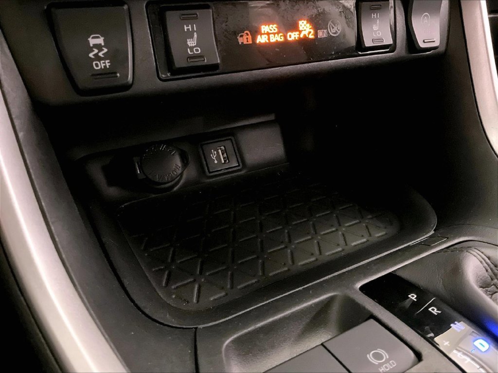 Used 2023 Beige Toyota XLE Premium image 36