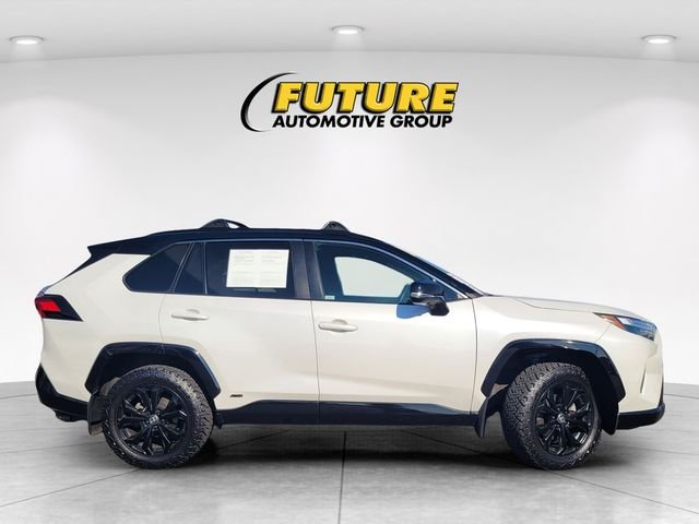 Used 2024 Off-white Toyota XSE image 3