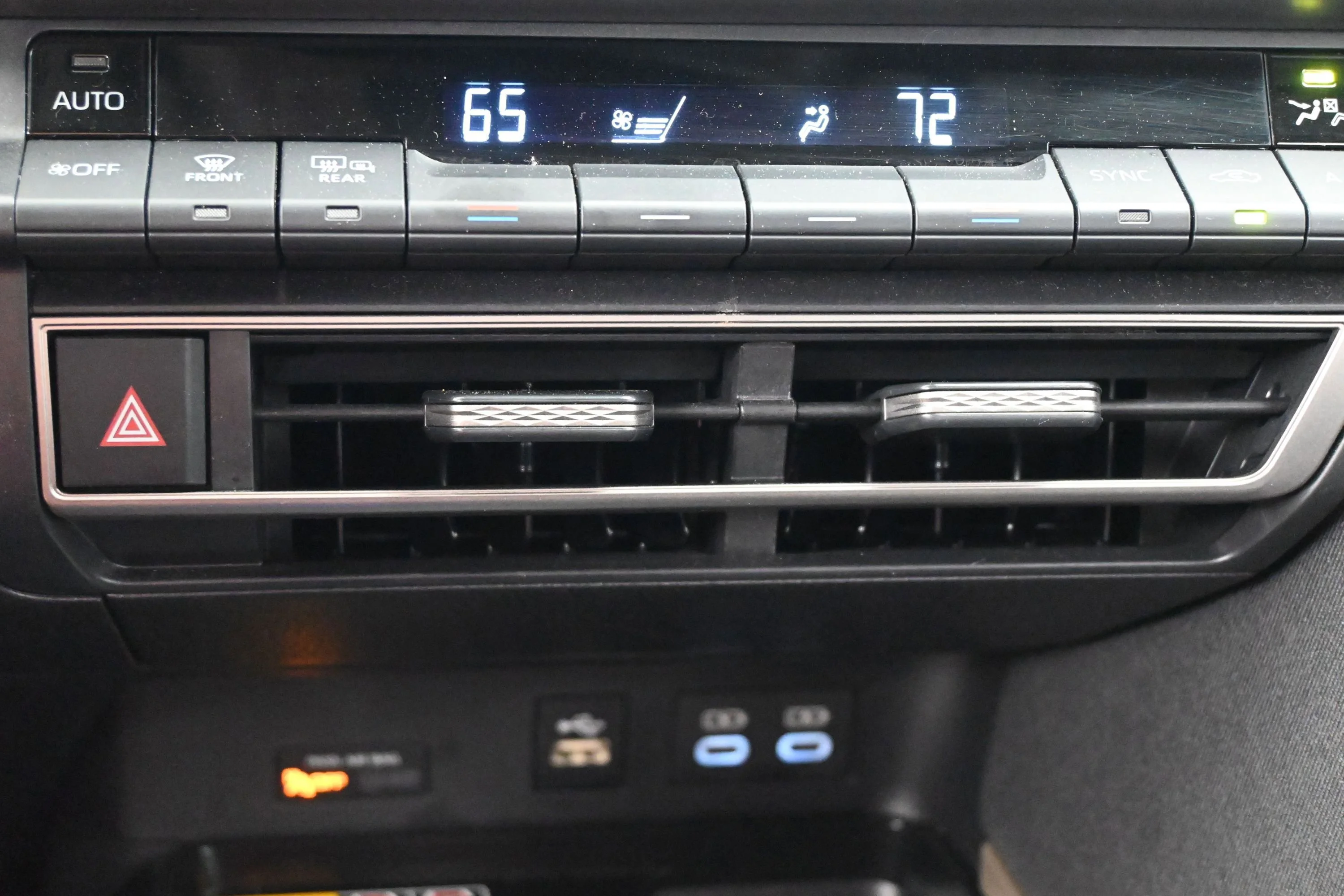 Used 2025 Ice Toyota LE image 16