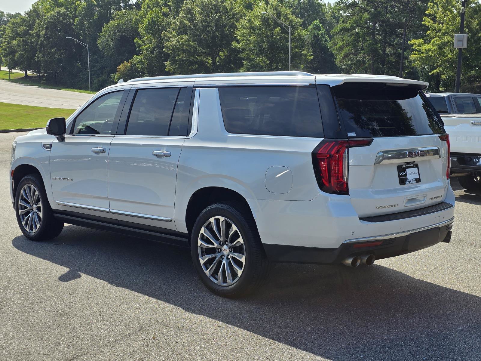 2021 GMC Yukon XL Denali - Photo 10