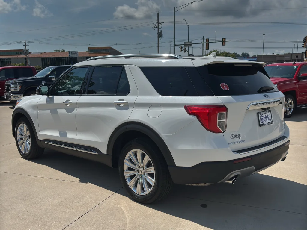 Used 2024 Star White Ford Limited image 6