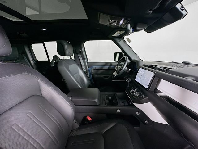 Used 2022  Land Rover X-Dynamic HSE image 30
