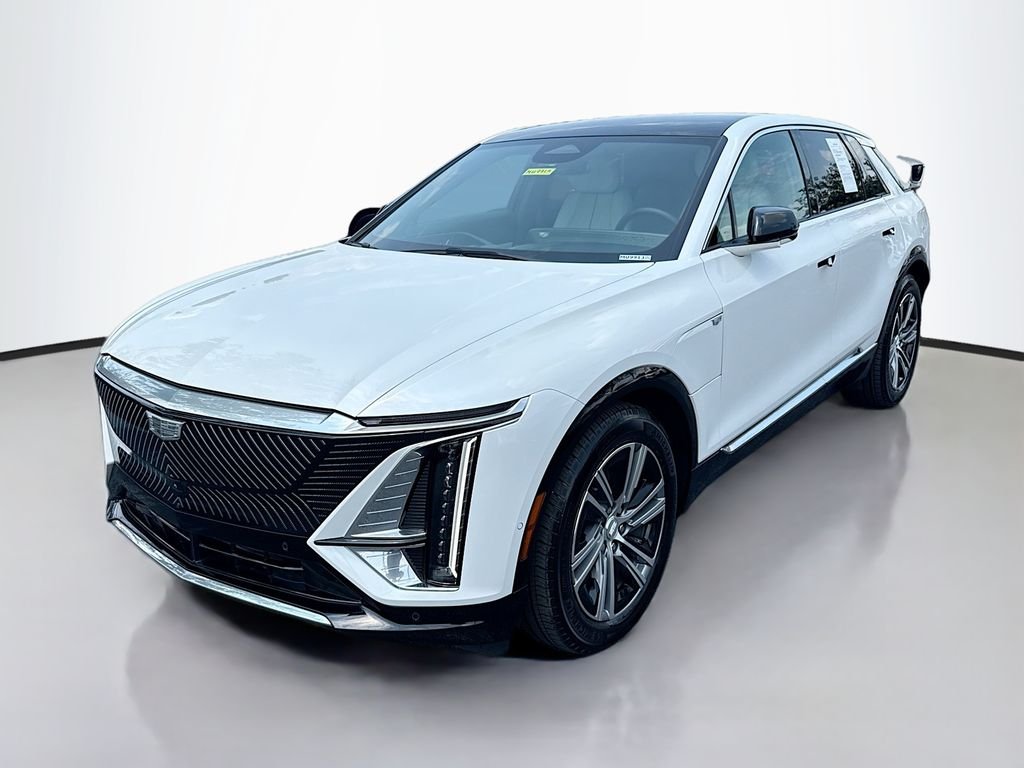 Used 2024 Crystal White Tricoat Cadillac Luxury image 3