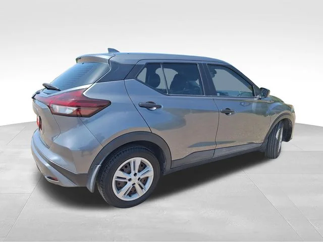 Used 2021 Gray Nissan S image 7
