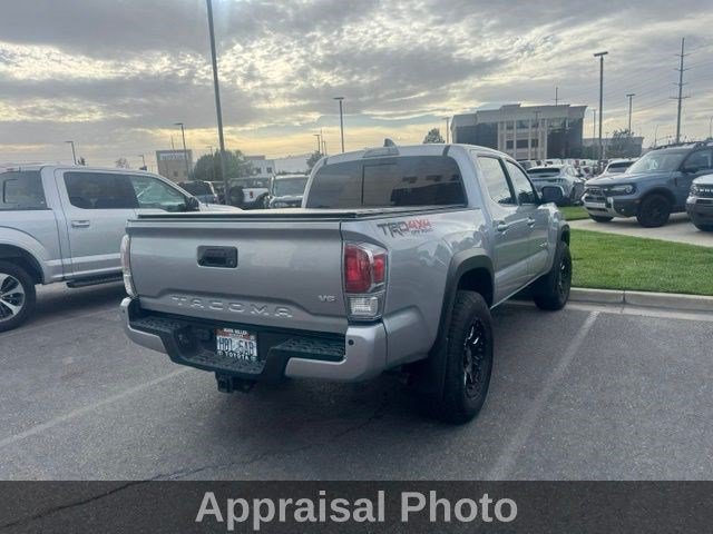 Used 2020 Silver Toyota SR5 image 3