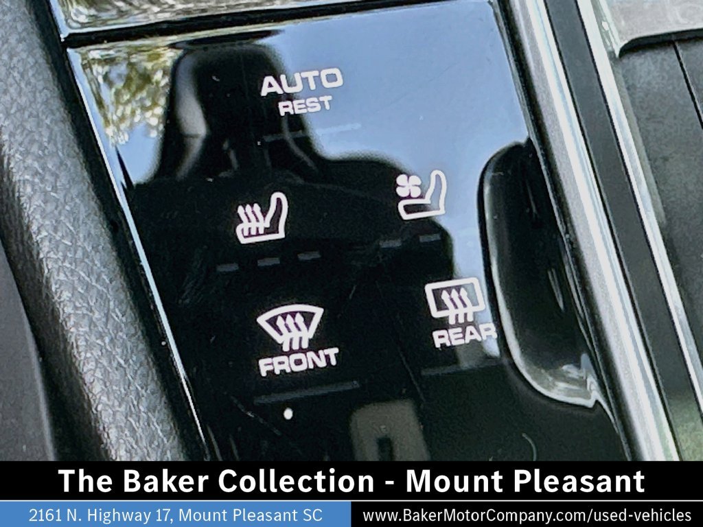 Used 2021 Silver Porsche Base image 21