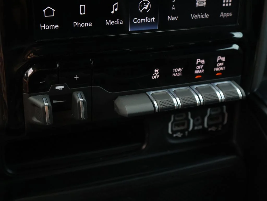 Used 2023 Black Ram Laramie image 37