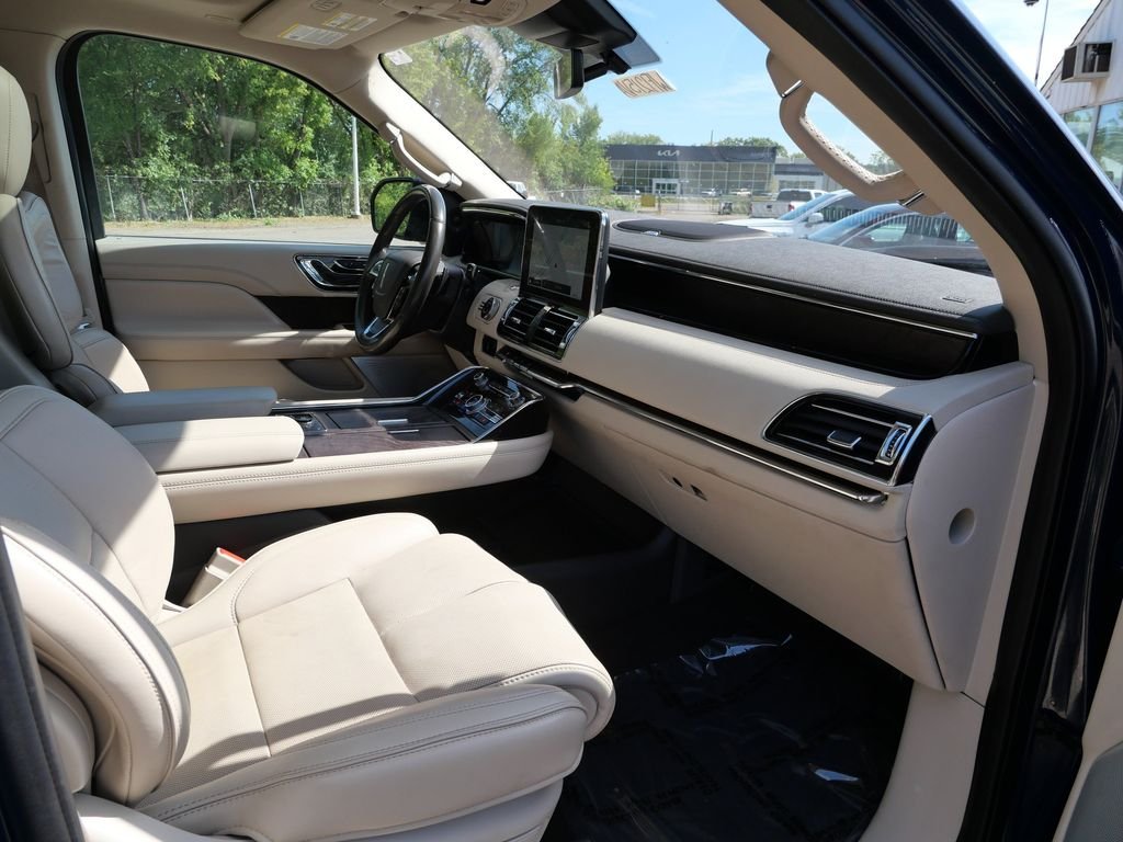 Certified Used 2019 Blue Lincoln Reserve image 11