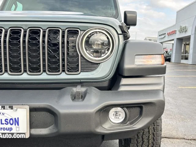 New 2026 Anvil Clear-Coat Exterior Paint Jeep Sport S image 4