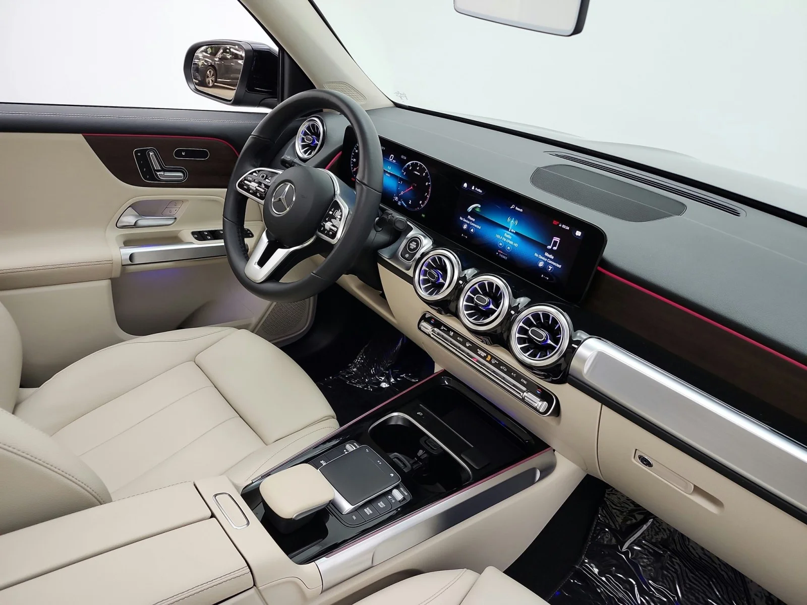 Used 2023 Night Black Mercedes-Benz GLB 250 SUV image 18
