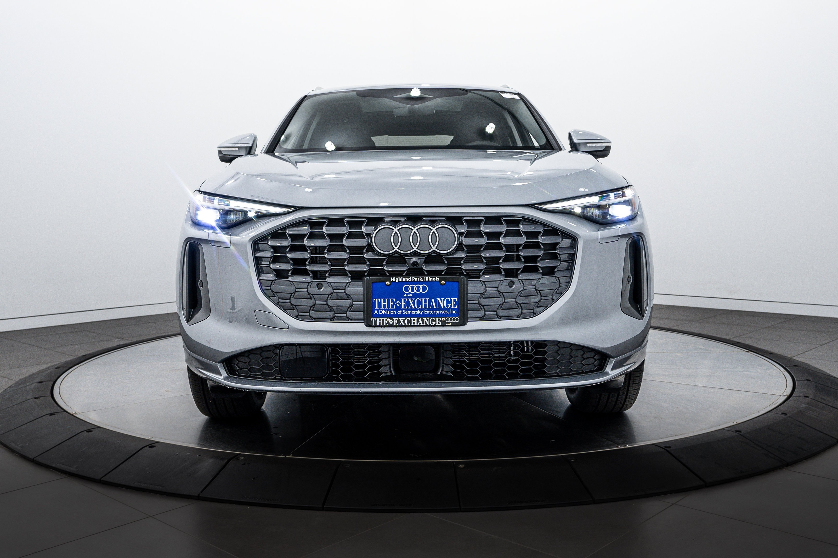 Used 2025 Florett Silver Metallic Audi Premium Plus image 22