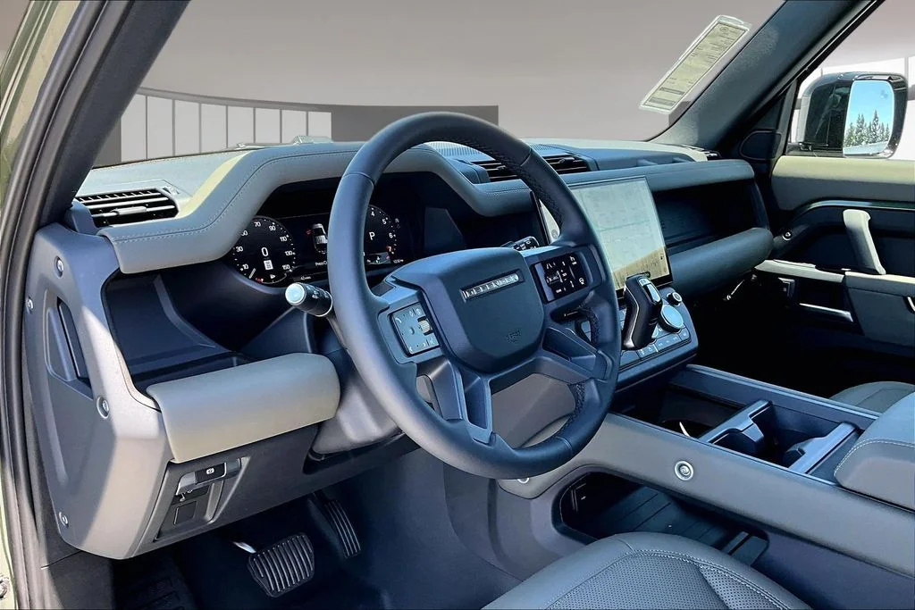 New 2026 Green Land Rover S image 7