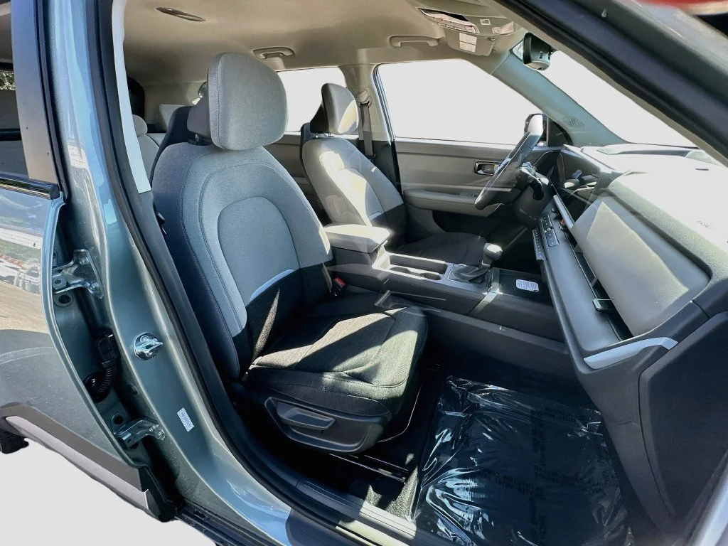 New 2027 Iceberg Green Kia S image 25