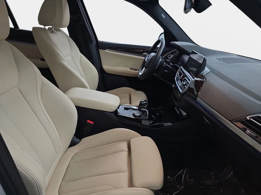 Used 2024 Alpine White BMW xDrive30i image 9