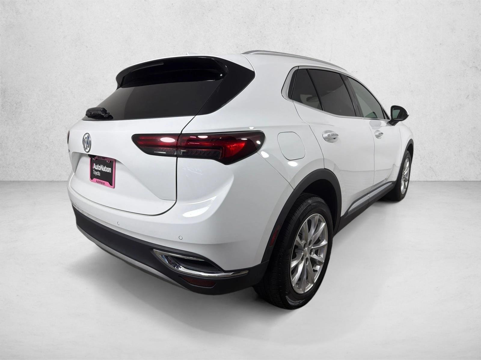 Used 2021 Summit White Buick Preferred image 3