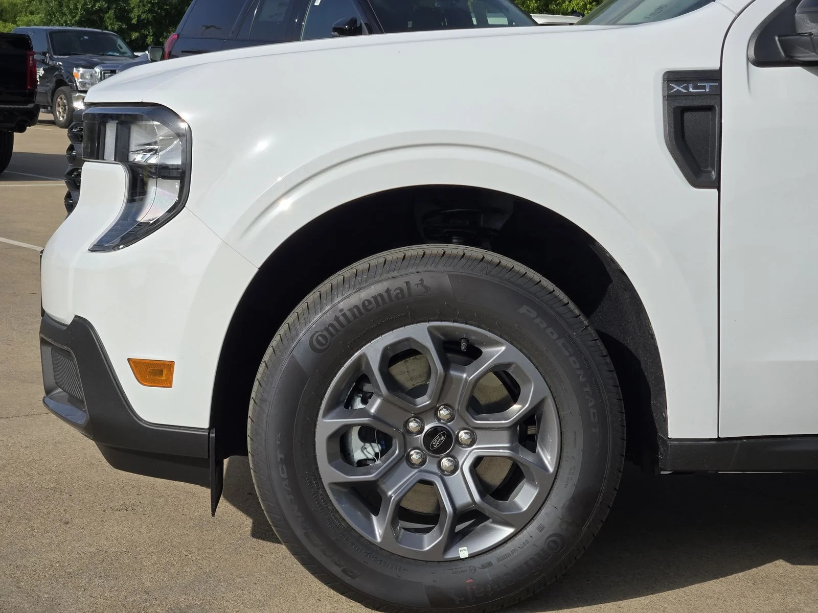 New 2026 Oxford White Ford XLT image 6