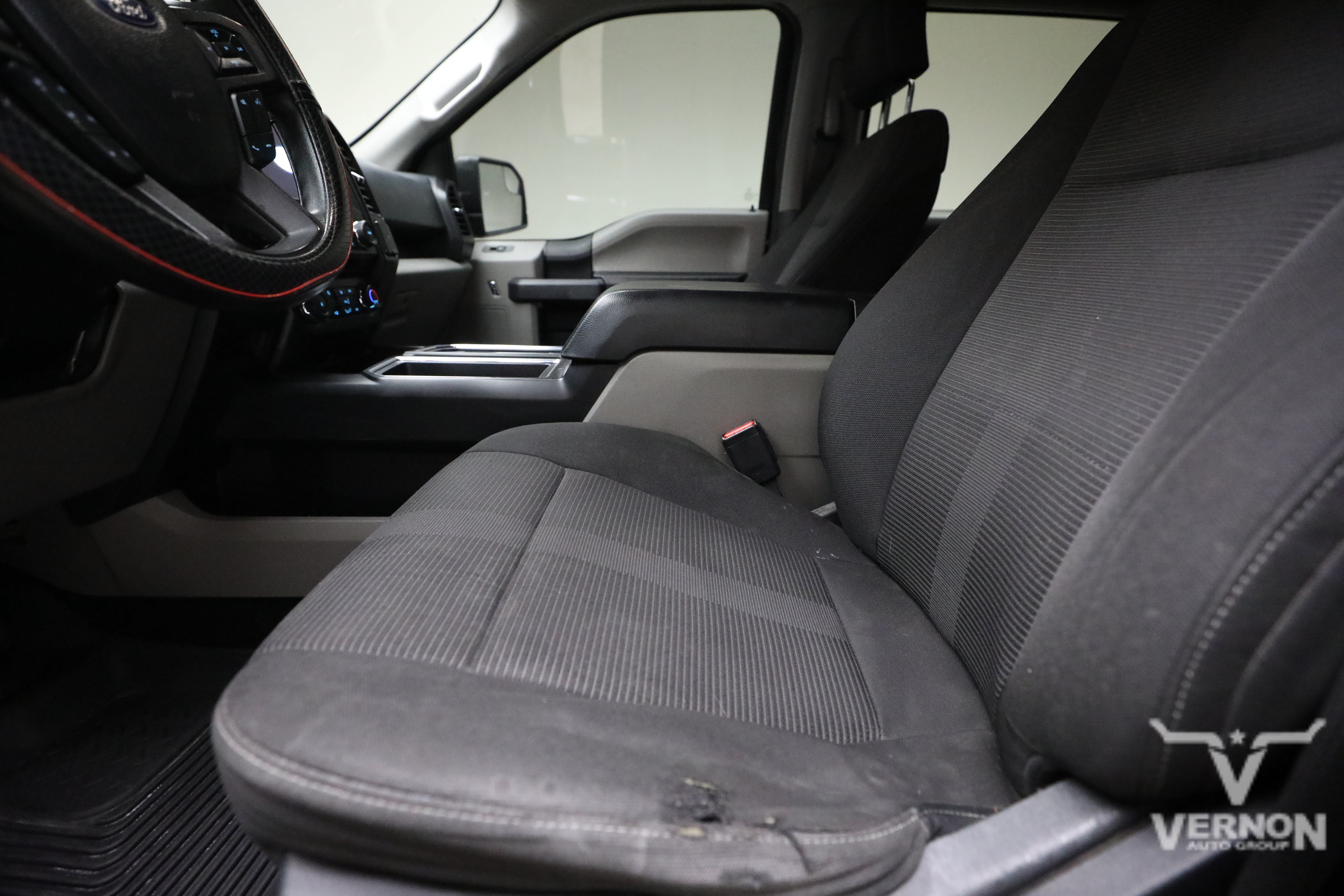 Used 2017 Shadow Black Ford Y image 10
